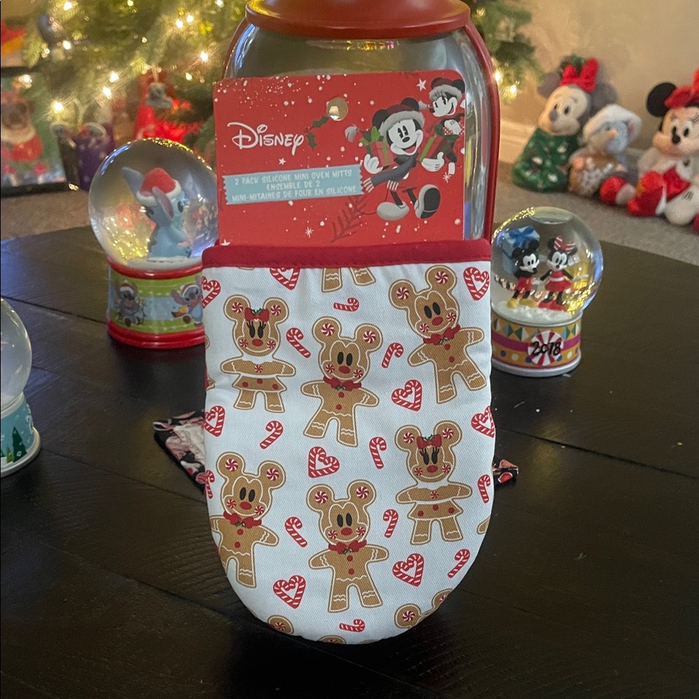 Disney Red and White Gingerbread Mickey and Minnie Mitt